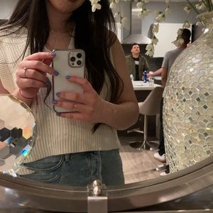 Meet your Posher, Valeria